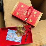 Móc khóa charm ngựa 2026 màu đỏ (Kiện 342)