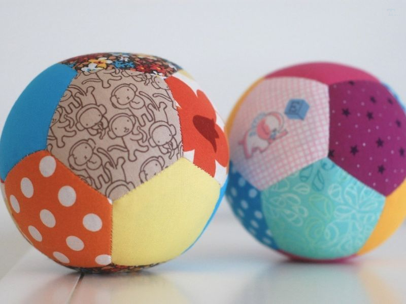 đồ chơi thông minh cho bé dưới 1 tuổi